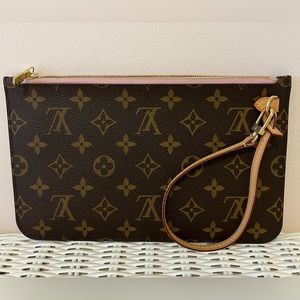 SOLD Louis Vuitton Neverfull Monogram Pochette with Rose Ballerine interior.